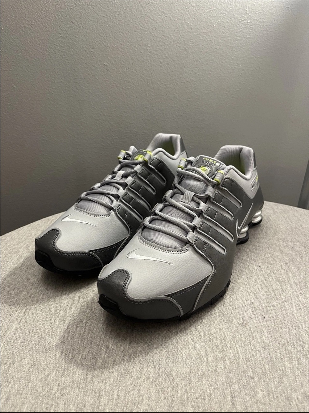 Nike Shox NZ Dark Grey/Wolf Grey/Volt Athletic Men’s Shoe Size 9.5 378341-009